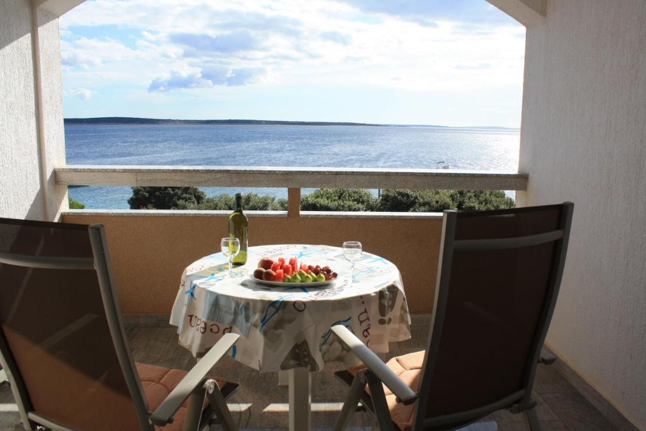 Apartments By The Sea Mandre, Pag - 8655 Kolan Exterior photo