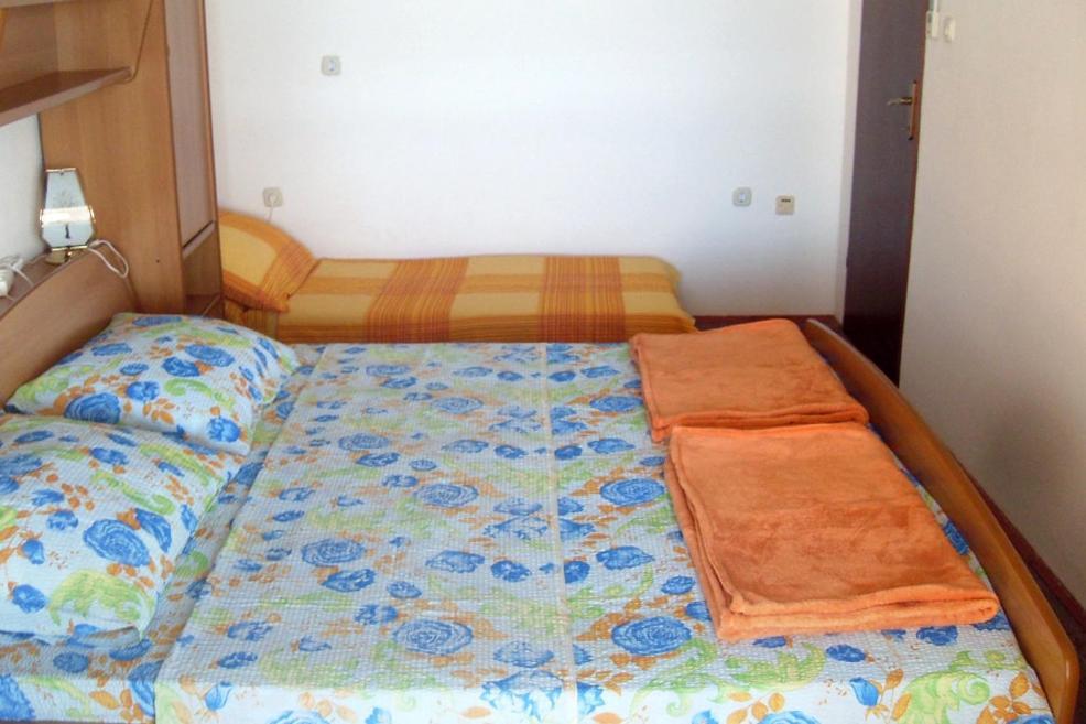 Apartments By The Sea Mandre, Pag - 8655 Kolan Room photo