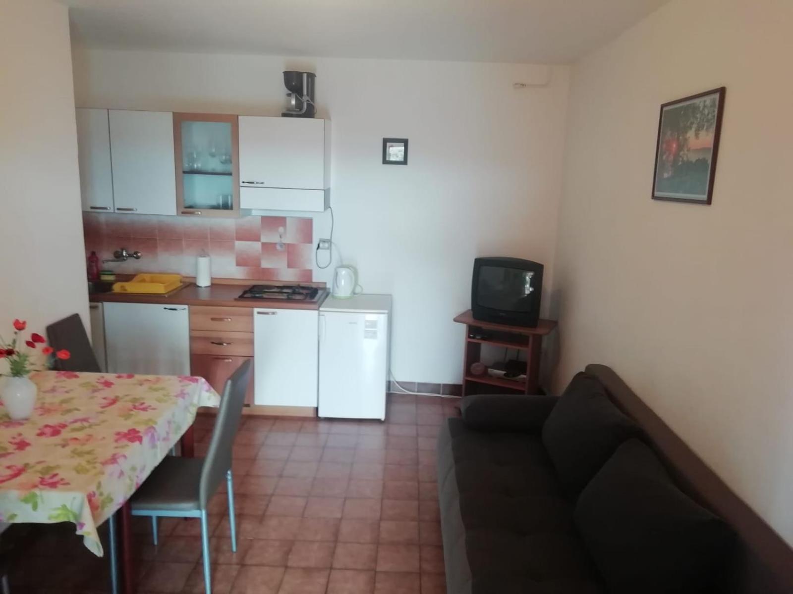 Apartments By The Sea Mandre, Pag - 8655 Kolan Room photo